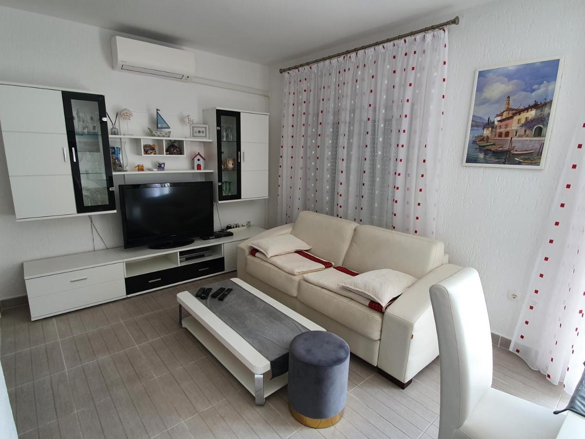 Apartmani Bozic-Tokic Krk Town Eksteriør billede