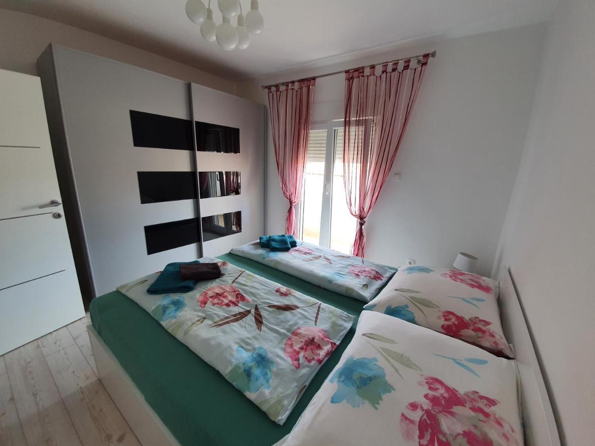 Apartmani Bozic-Tokic Krk Town Eksteriør billede
