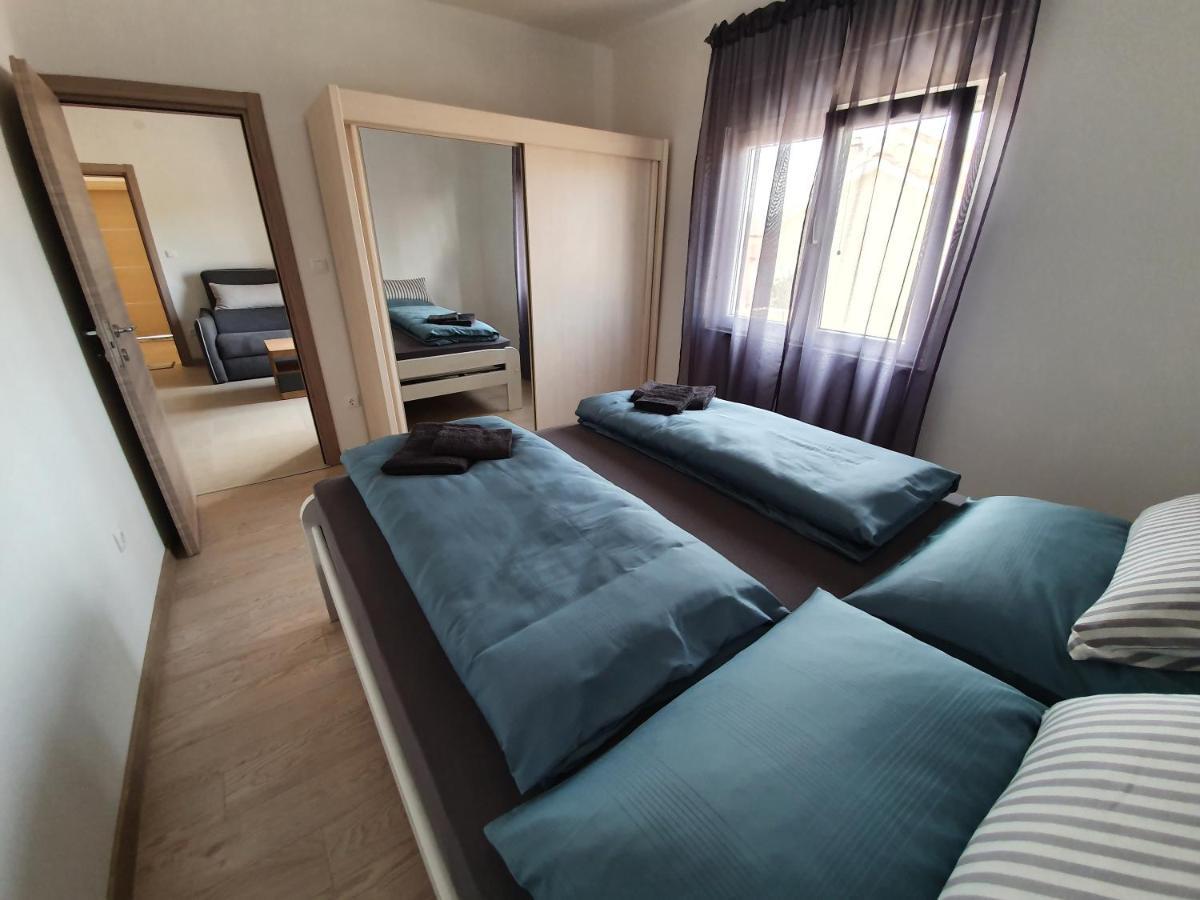 Apartmani Bozic-Tokic Krk Town Eksteriør billede